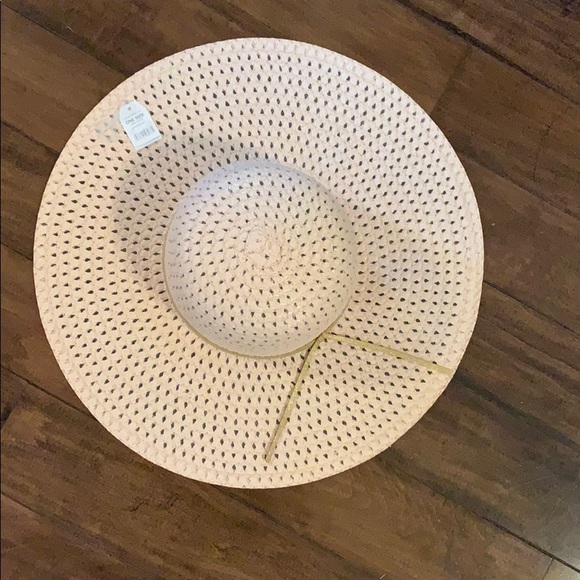 Accessories - NWT floppy sun hat- pale pink